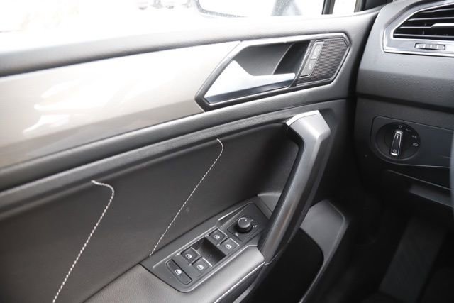 Used 2023 Volkswagen Tiguan SE image 22