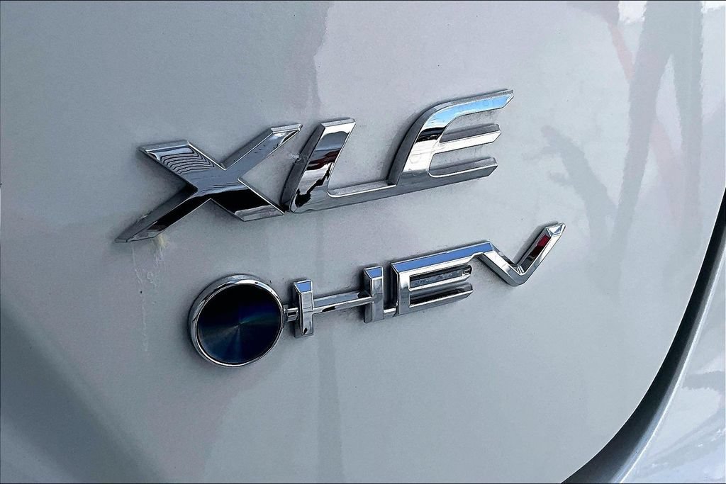 Certified 2025 Toyota Corolla XLE FWD image 26