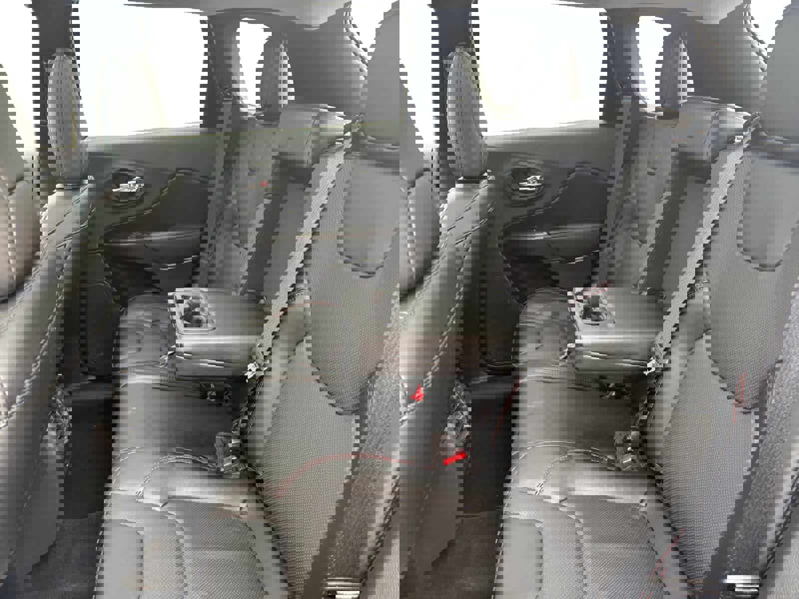 Used 2022 Jeep Cherokee Trailhawk w/ Trailhawk Elite Value Package image 16