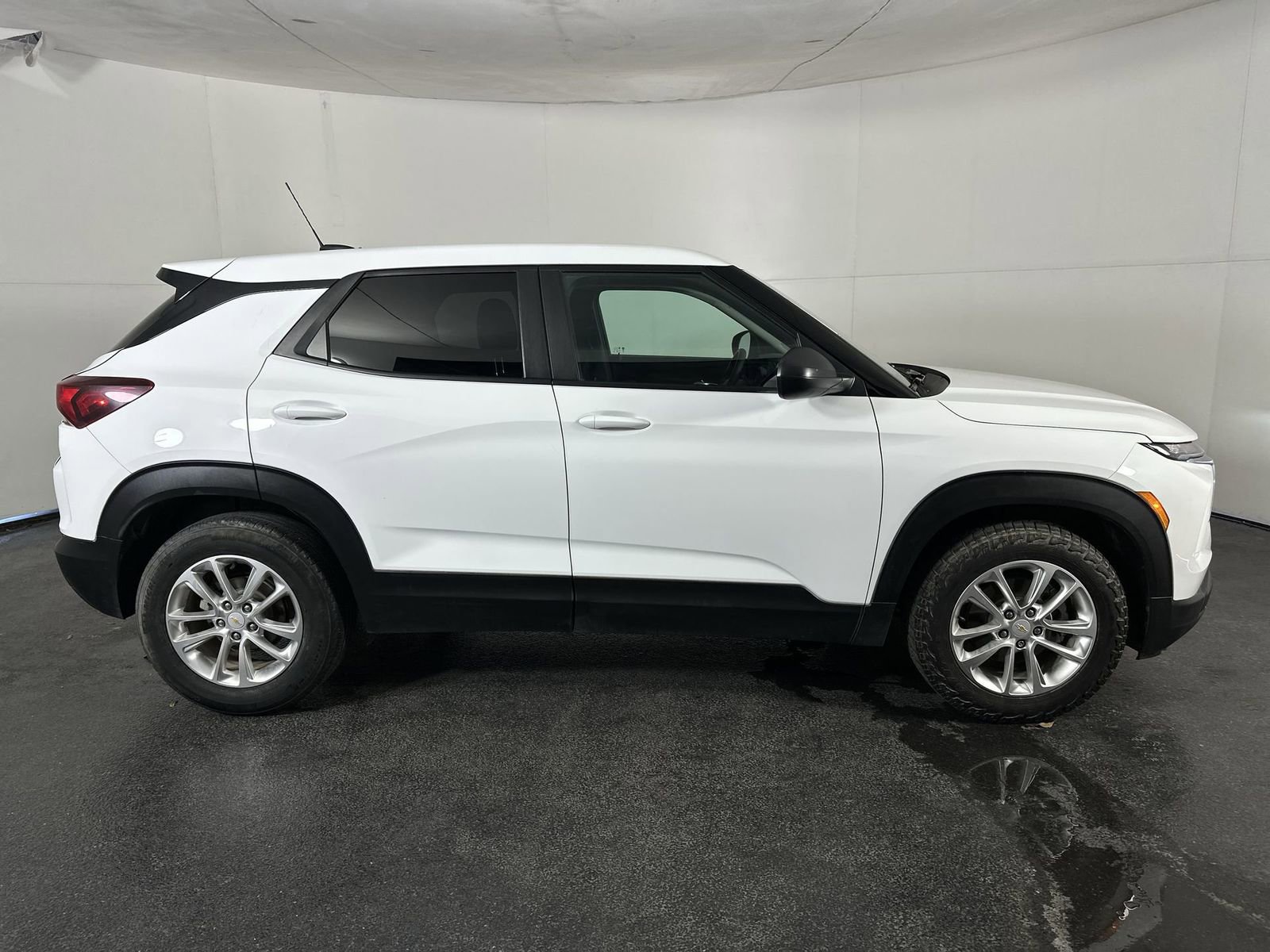 Used 2025 Chevrolet TrailBlazer LS w/ LS Convenience Package image 9