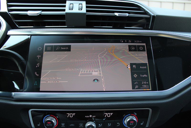 Used 2020 Audi Q3 2.0T Prestige w/ Prestige Package image 11