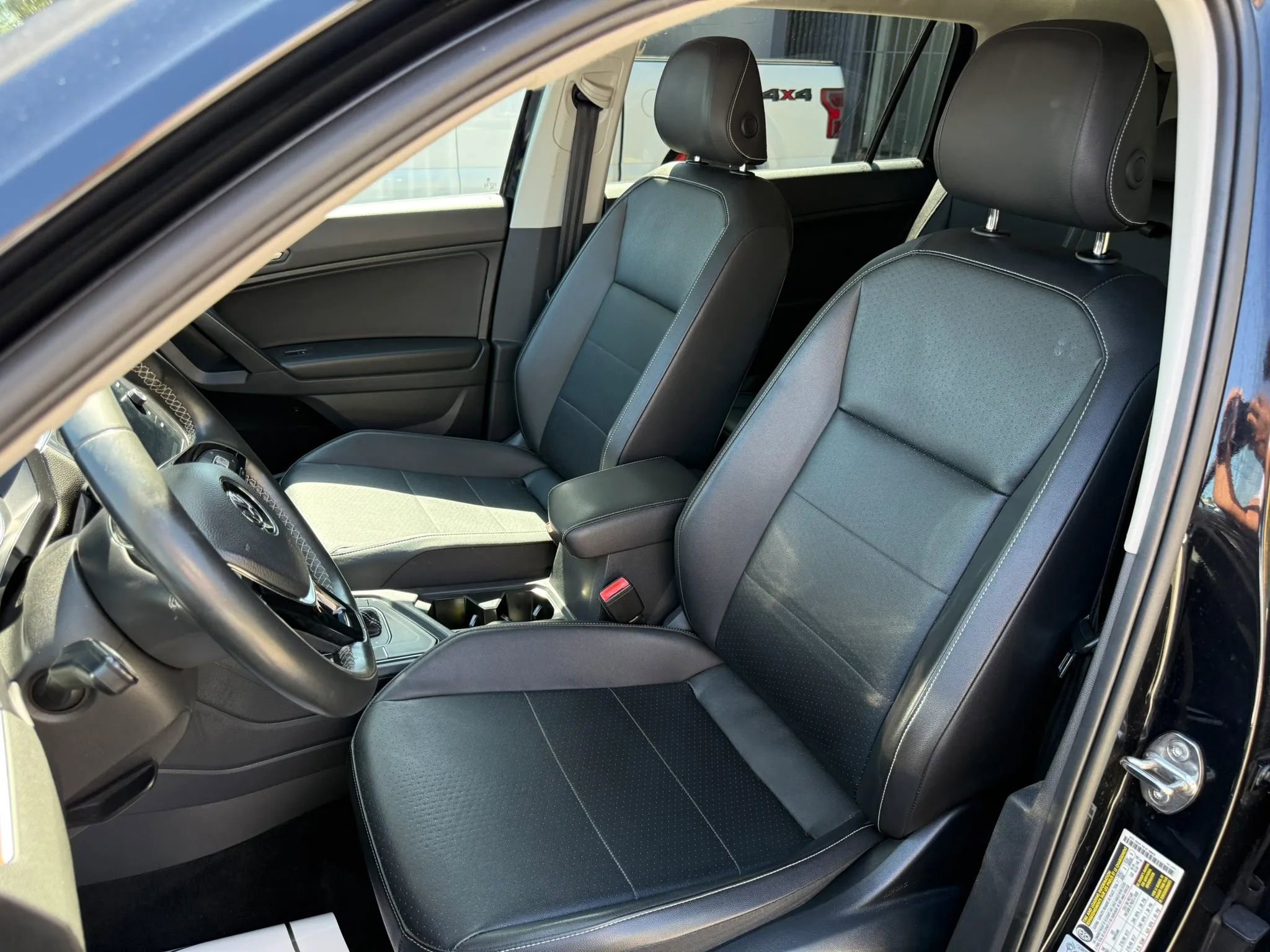 Used 2021 Volkswagen Tiguan SE FWD image 14