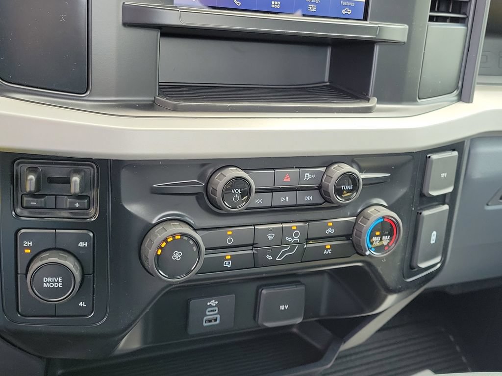 New 2026 Ford F550 4x4 Regular Cab Super Duty image 24