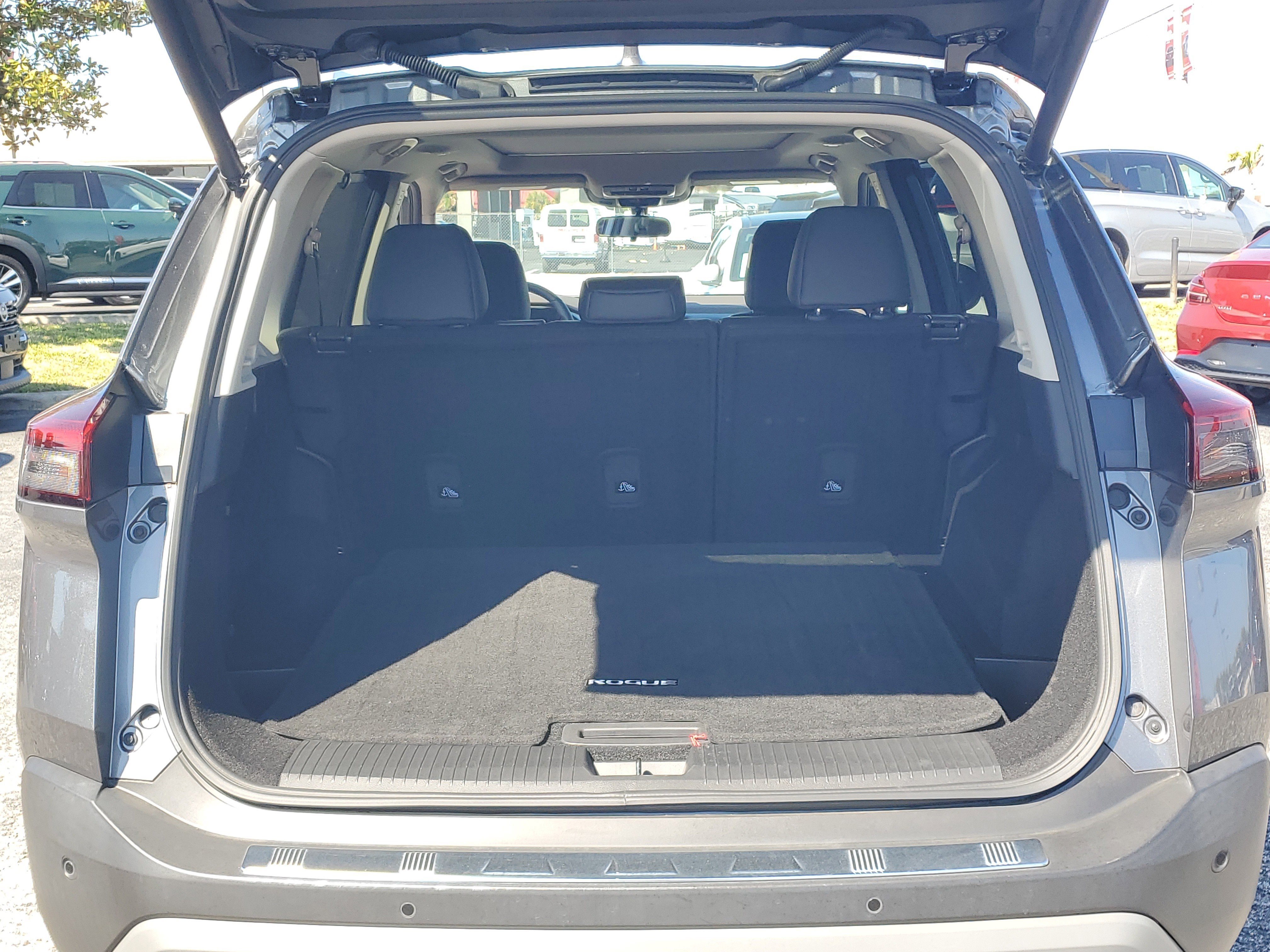 Certified 2023 Nissan Rogue SV w/ SV Premium B Package image 6