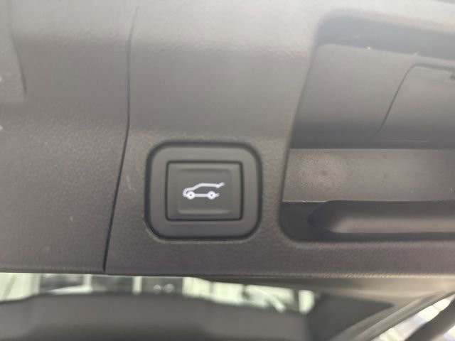 Used 2023 GMC Acadia SLE w/ Driver Convenience Package image 20