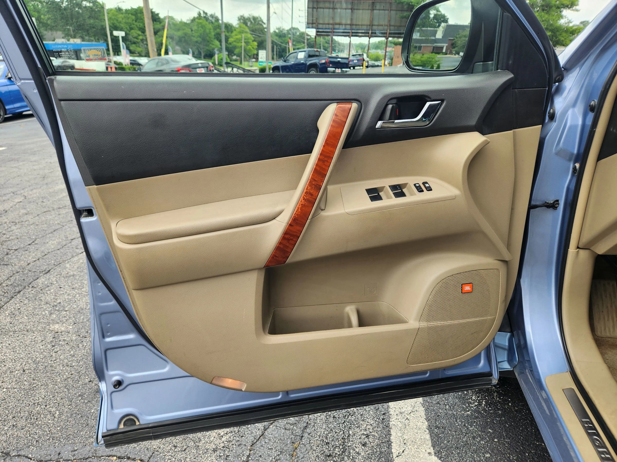 Used 2010 Toyota Highlander Limited image 98