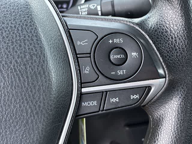 Used 2022 Toyota Camry LE FWD image 25