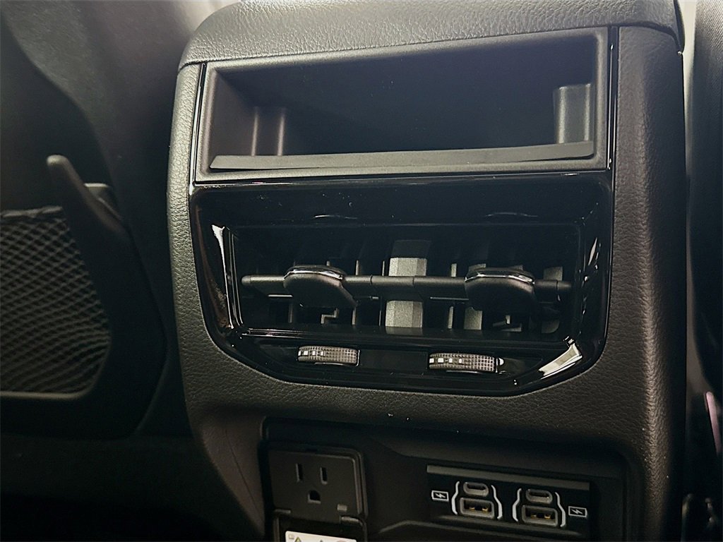 New 2025 Jeep Grand Cherokee Altitude image 27