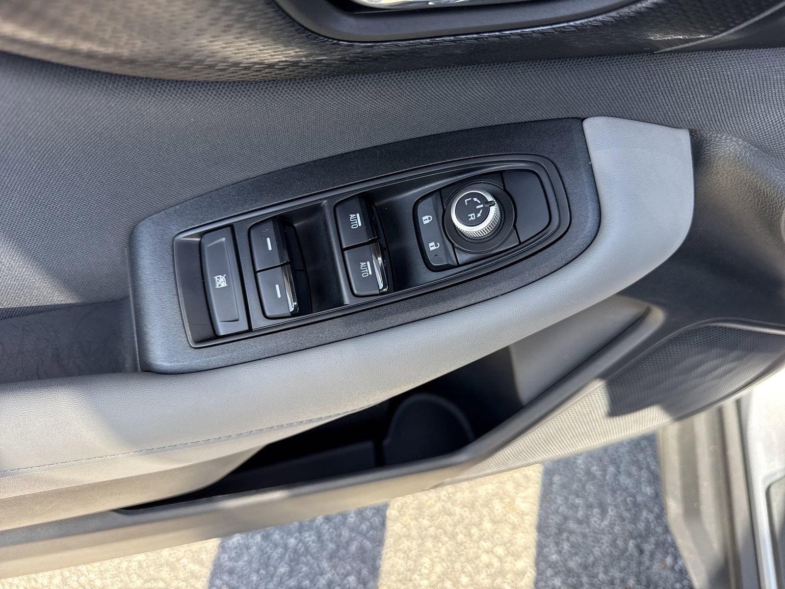 Used 2025 Subaru Outback Premium AWD/4WD image 14