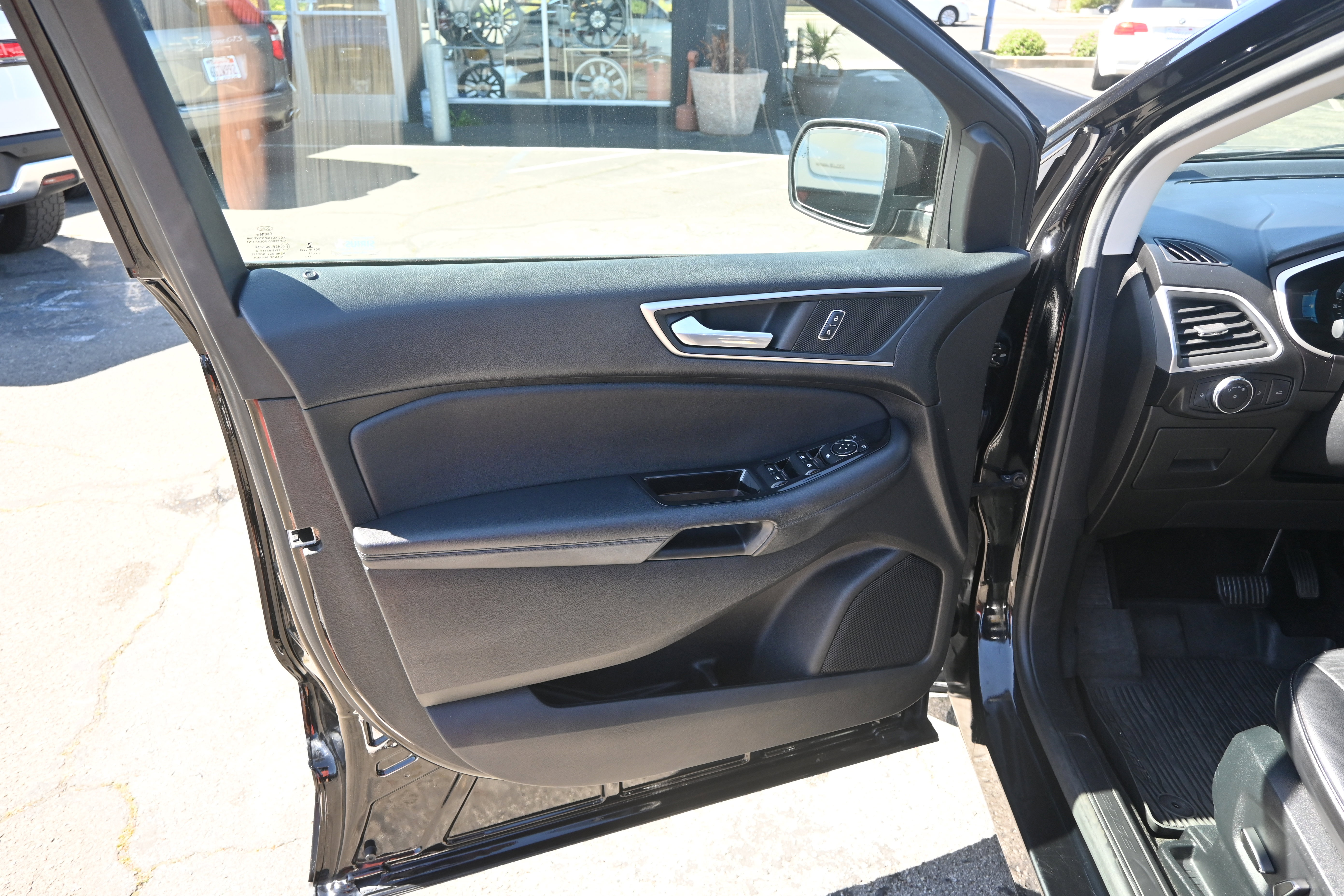 Used 2017 Ford Edge SEL w/ Equipment Group 201A image 21