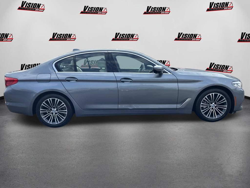Used 2019 BMW 530i xDrive w/ Convenience Package AWD/4WD image 4