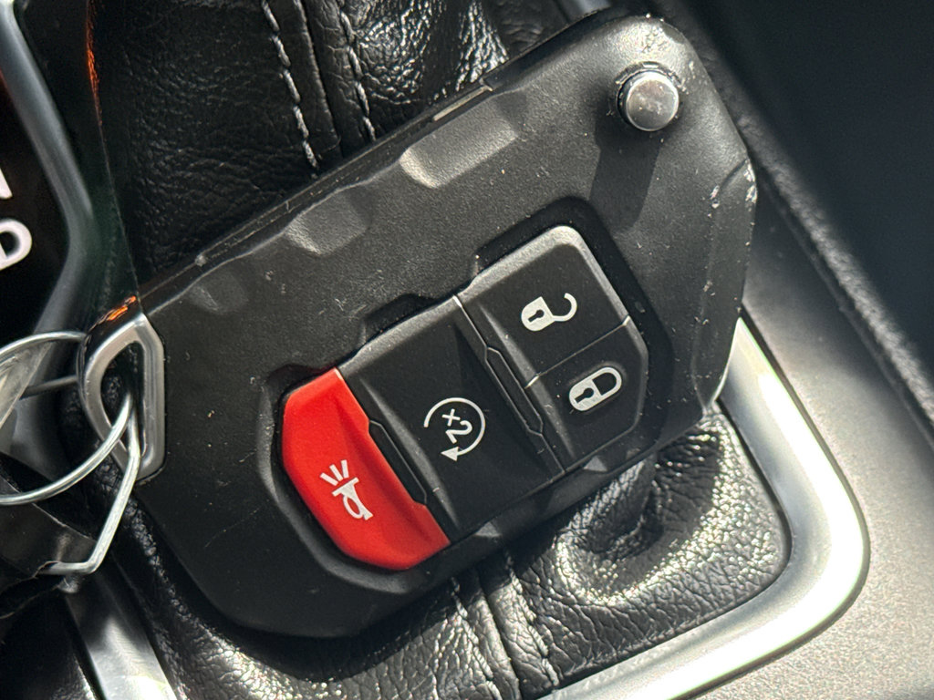 Used 2025 Jeep Wrangler Sahara w/ Safety Group image 36