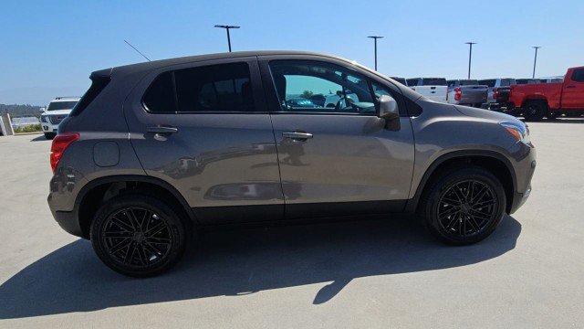 Used 2021 Chevrolet Trax LS AWD/4WD image 9