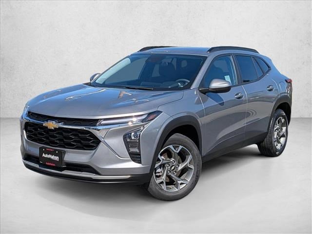 Used 2025 Chevrolet Trax LT image 1