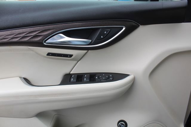 Used 2022 Buick Envision Avenir w/ Technology Package II FWD image 36