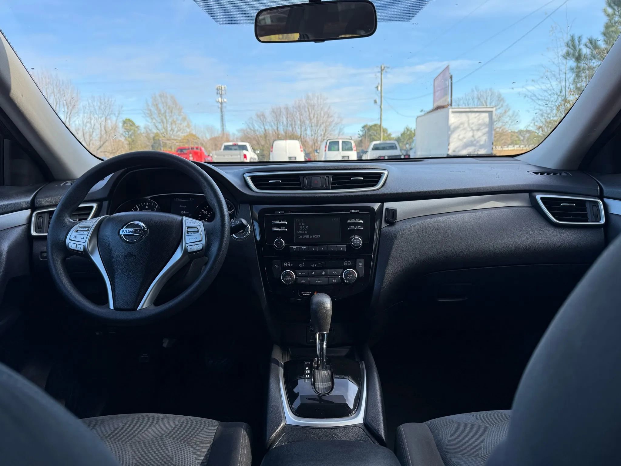 Used 2016 Nissan Rogue SV image 19