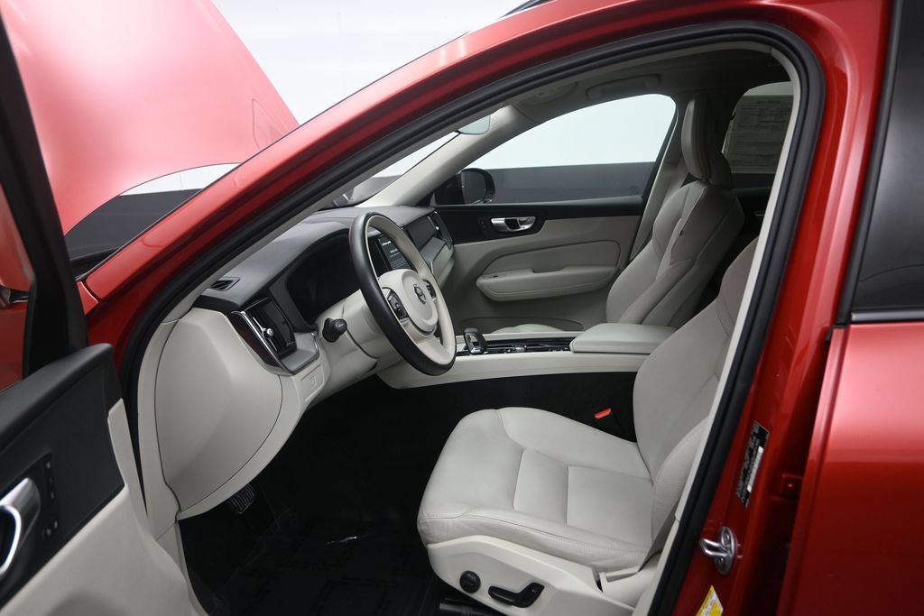 Certified 2024 Volvo XC60 B5 Core AWD/4WD image 13