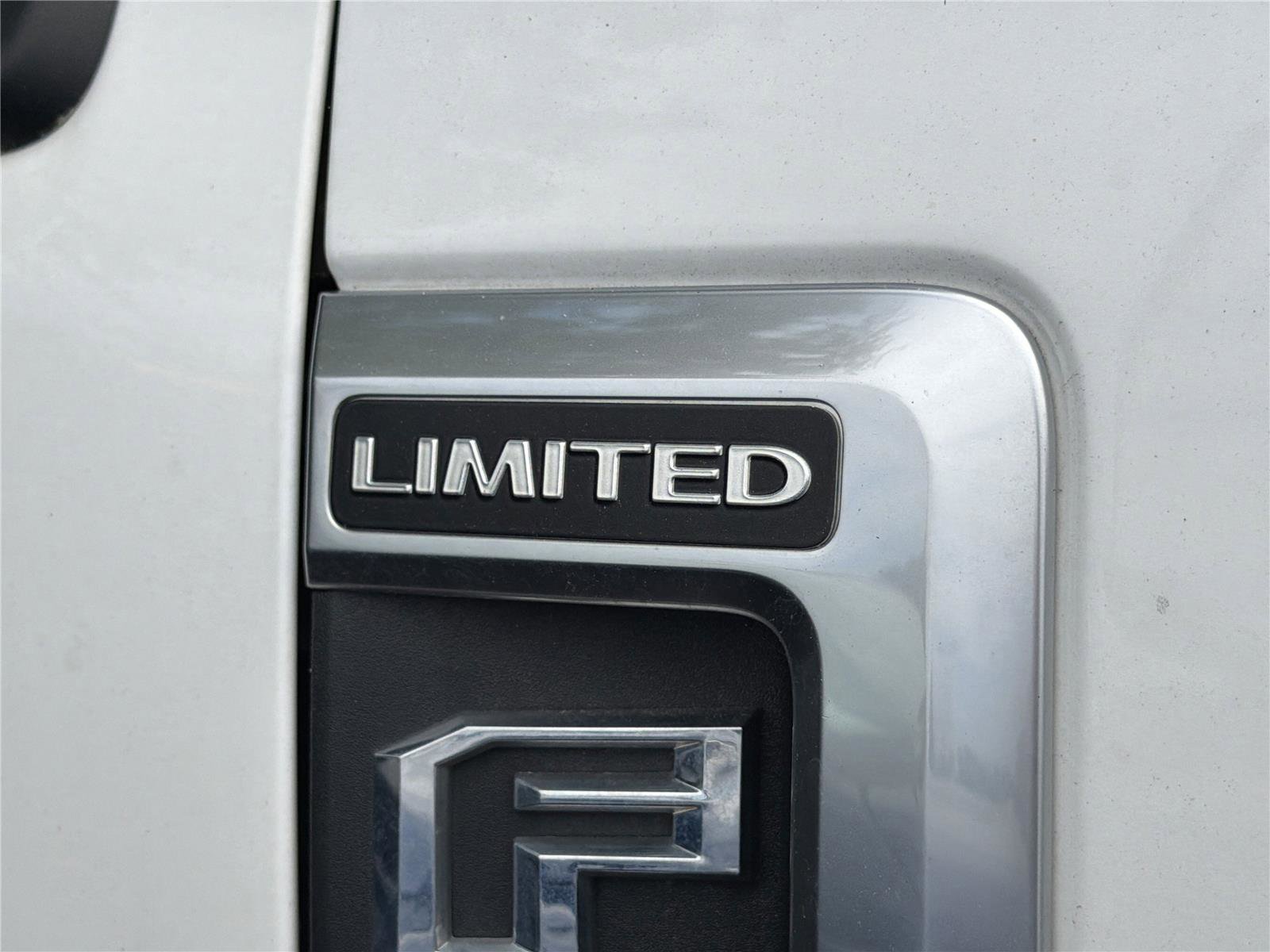 Used 2022 Ford F250 Limited w/ FX4 Off-Road Package AWD/4WD image 4
