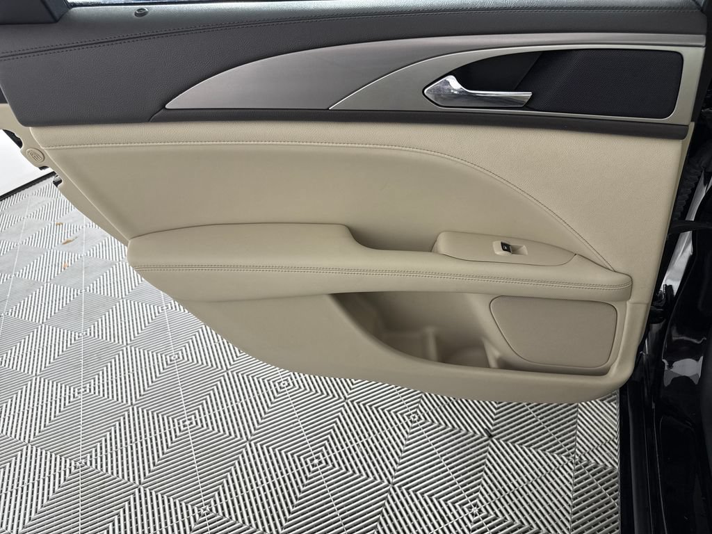 Used 2018 Lincoln MKZ Premiere FWD image 12