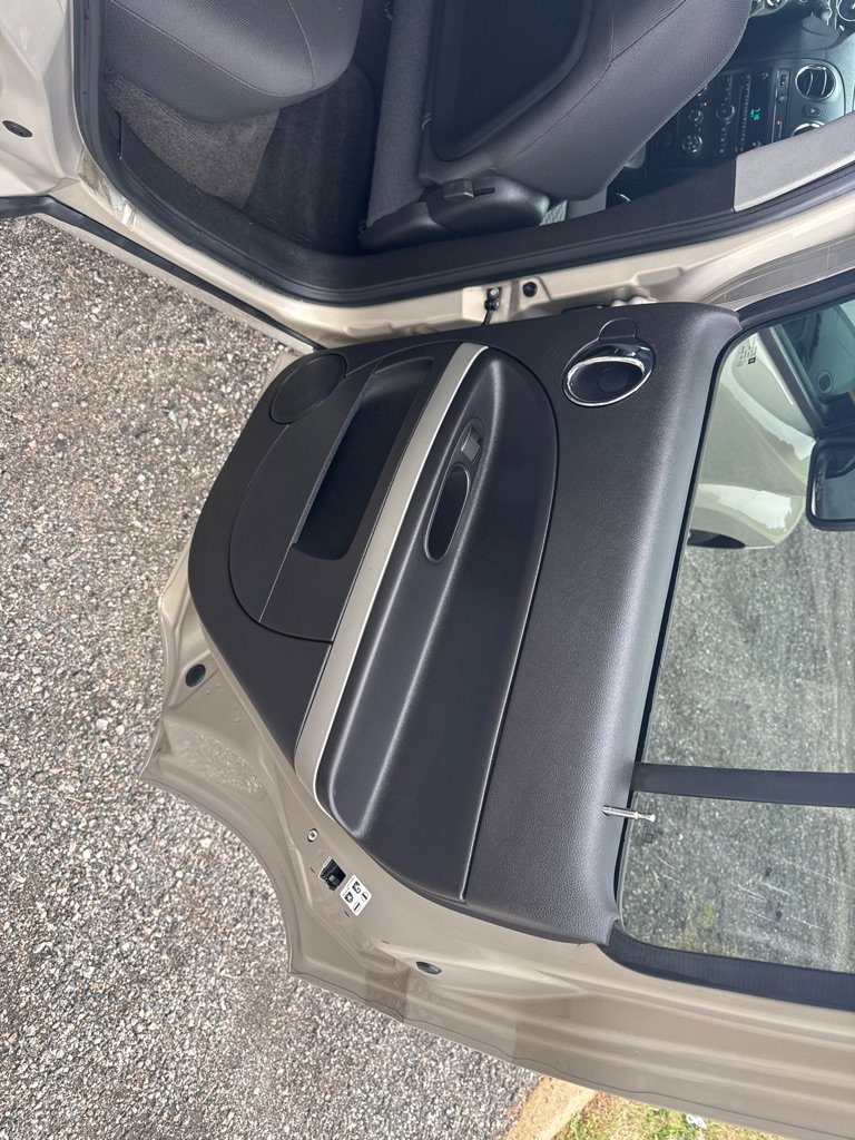 Used 2009 Chevrolet HHR LS FWD image 22