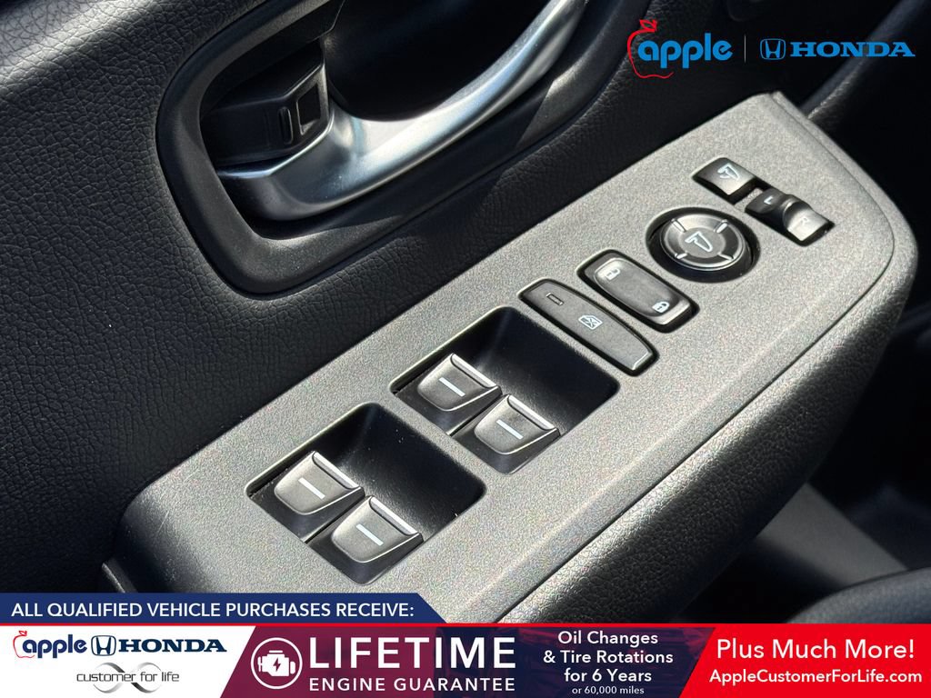 Used 2025 Honda Pilot TrailSport image 9