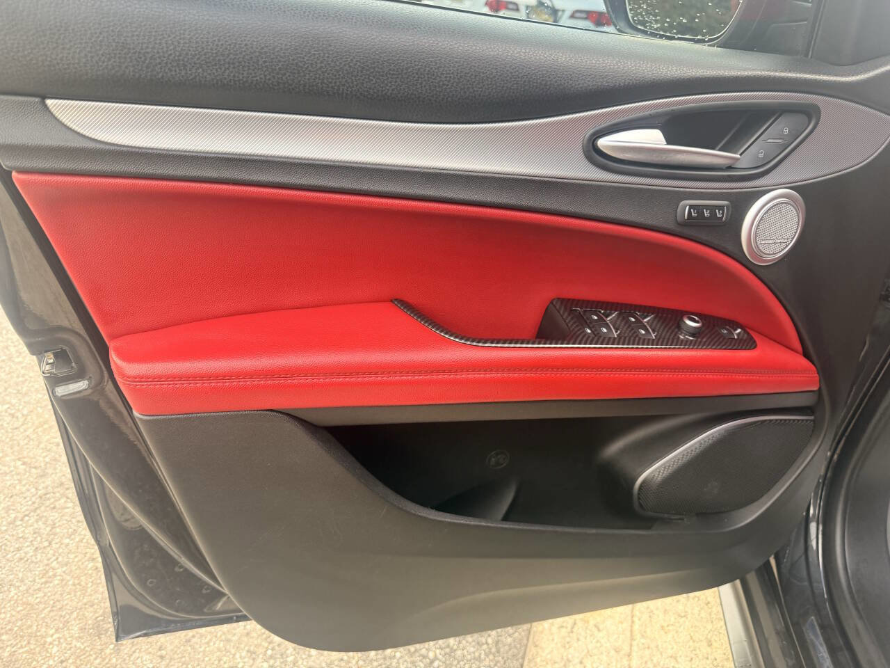 Used 2018 Alfa Romeo Stelvio Ti Sport AWD/4WD image 8