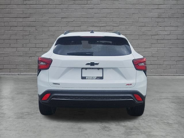 Used 2024 Chevrolet Trax RS w/ Sunroof Package FWD image 4