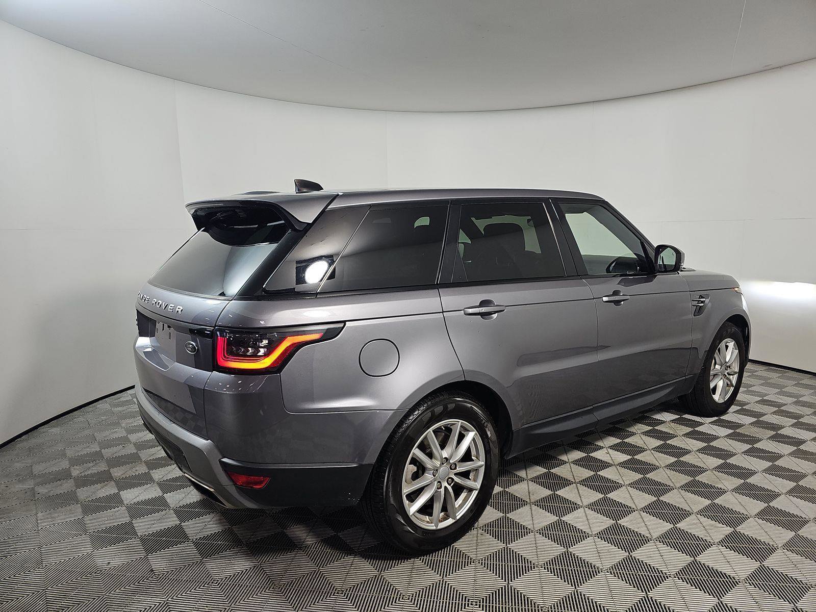 Used 2020 Land Rover Range Rover Sport SE image 7