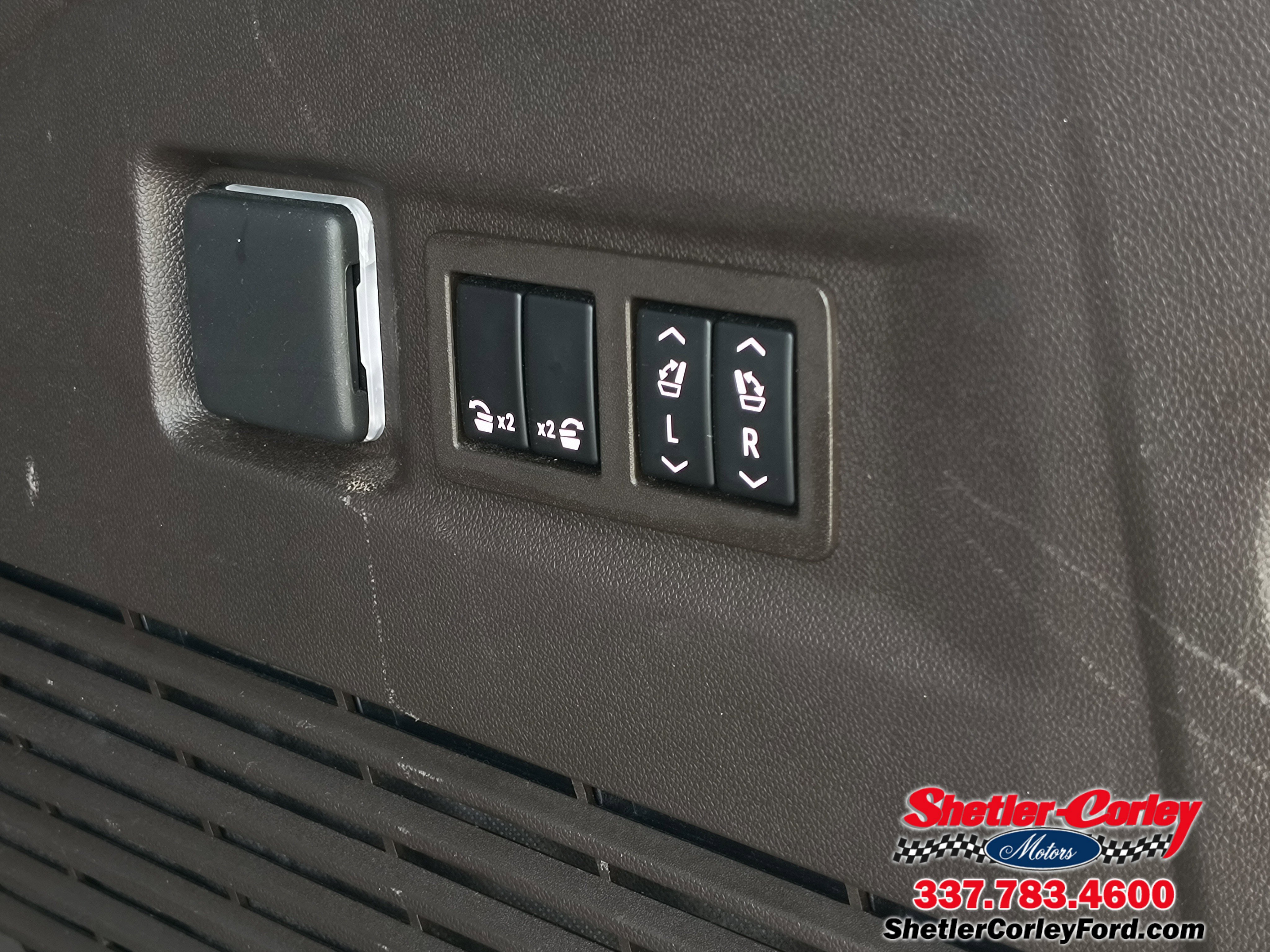 Used 2022 GMC Yukon SLT w/ SLT Luxury Package image 8