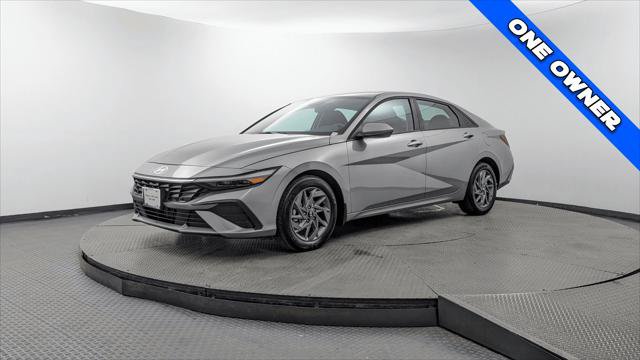 Used 2025 Hyundai Elantra Hybrid FWD image 2