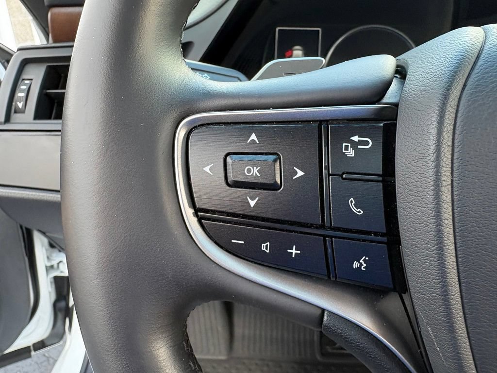 Used 2024 Lexus ES 300h w/ Premium Package FWD image 23