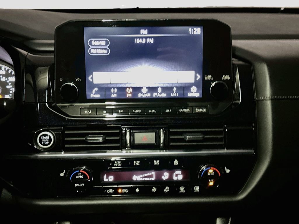 Used 2023 Nissan Pathfinder SL AWD/4WD image 14