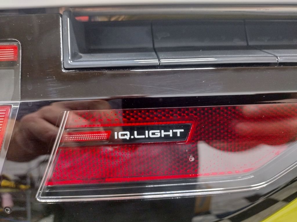 New 2025 Volkswagen ID. Buzz 1st Edition image 17