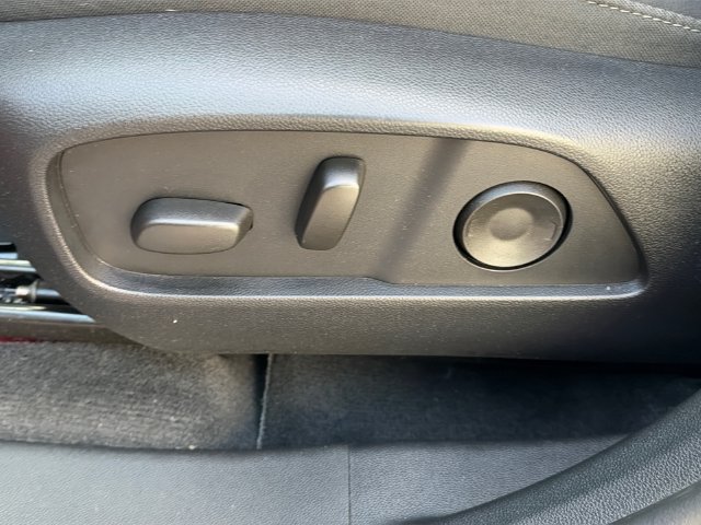 Used 2026 Chevrolet Equinox LT w/ Convenience Package II FWD image 20