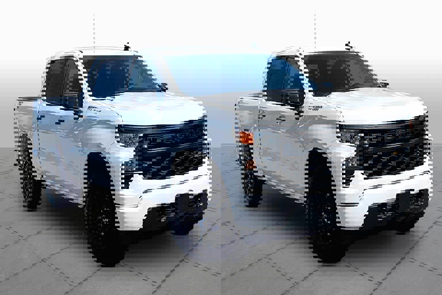 Used 2025 Chevrolet Silverado 1500 Custom image 2