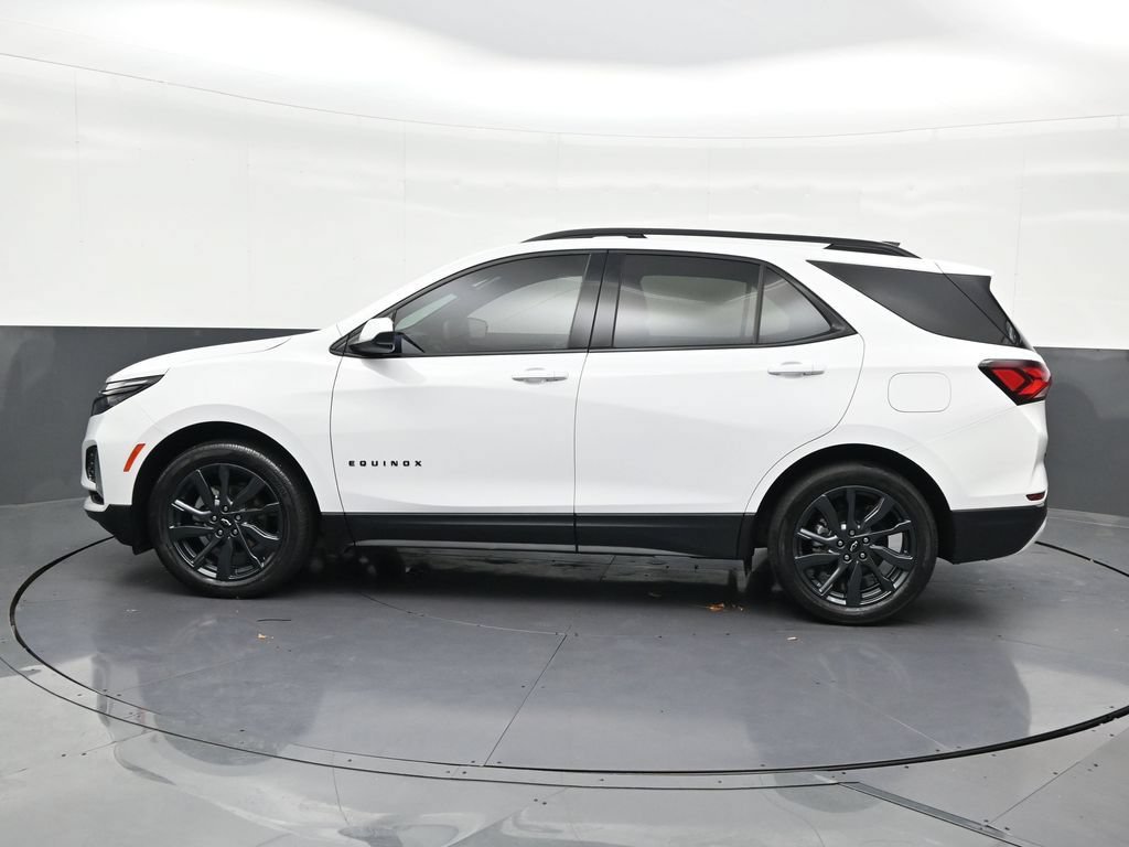 Used 2023 Chevrolet Equinox RS FWD image 2