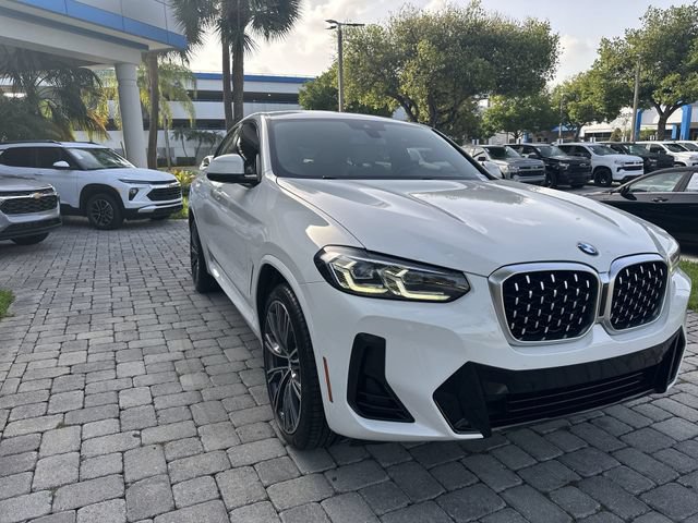 Used 2022 BMW X4 xDrive30i w/ M Sport Package AWD/4WD image 17