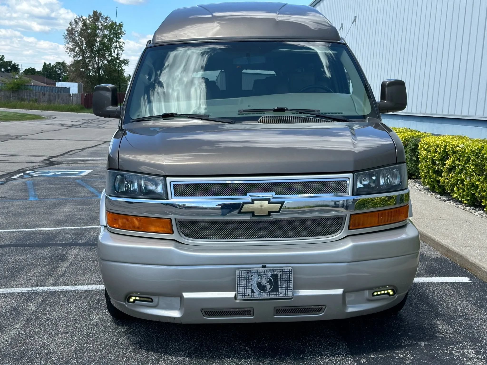Used 2015 Chevrolet Express 2500 Extended RWD image 3