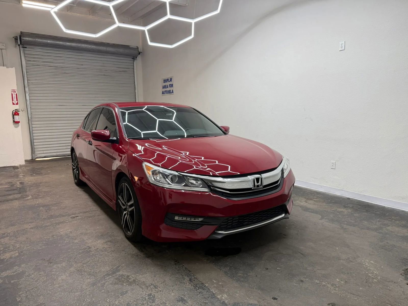 Used 2017 Honda Accord Sport image 2