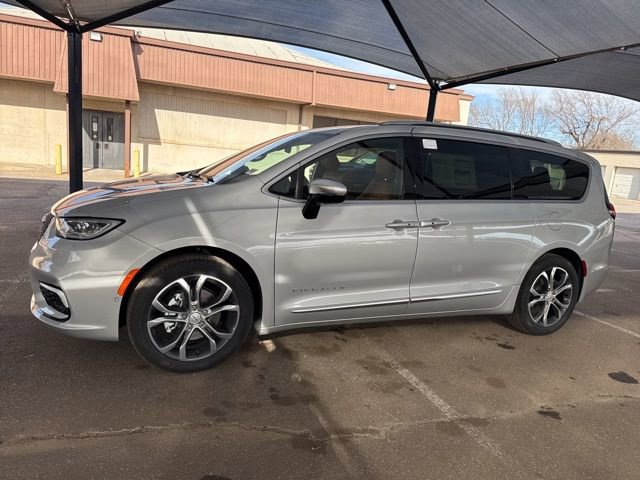 New 2026 Chrysler Pacifica Pinnacle FWD image 3