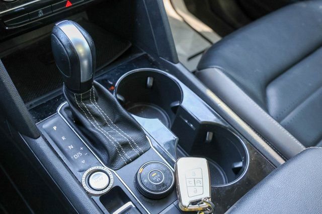 Used 2021 Volkswagen Atlas SEL Premium image 25