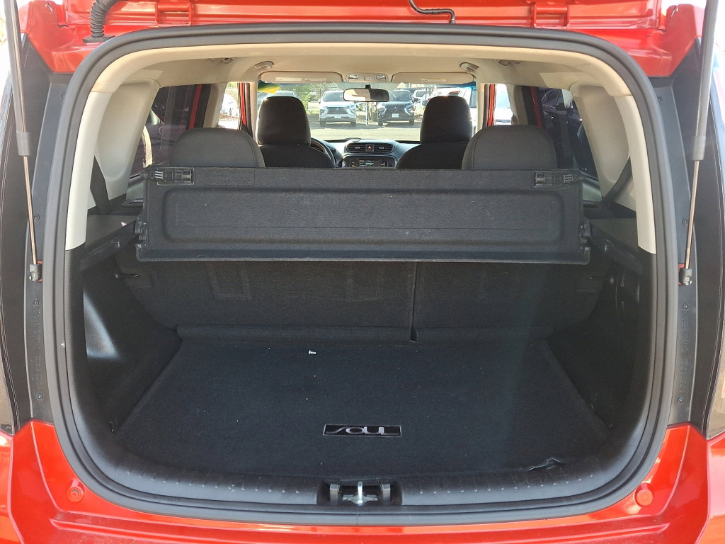 Used 2017 Kia Soul + image 18