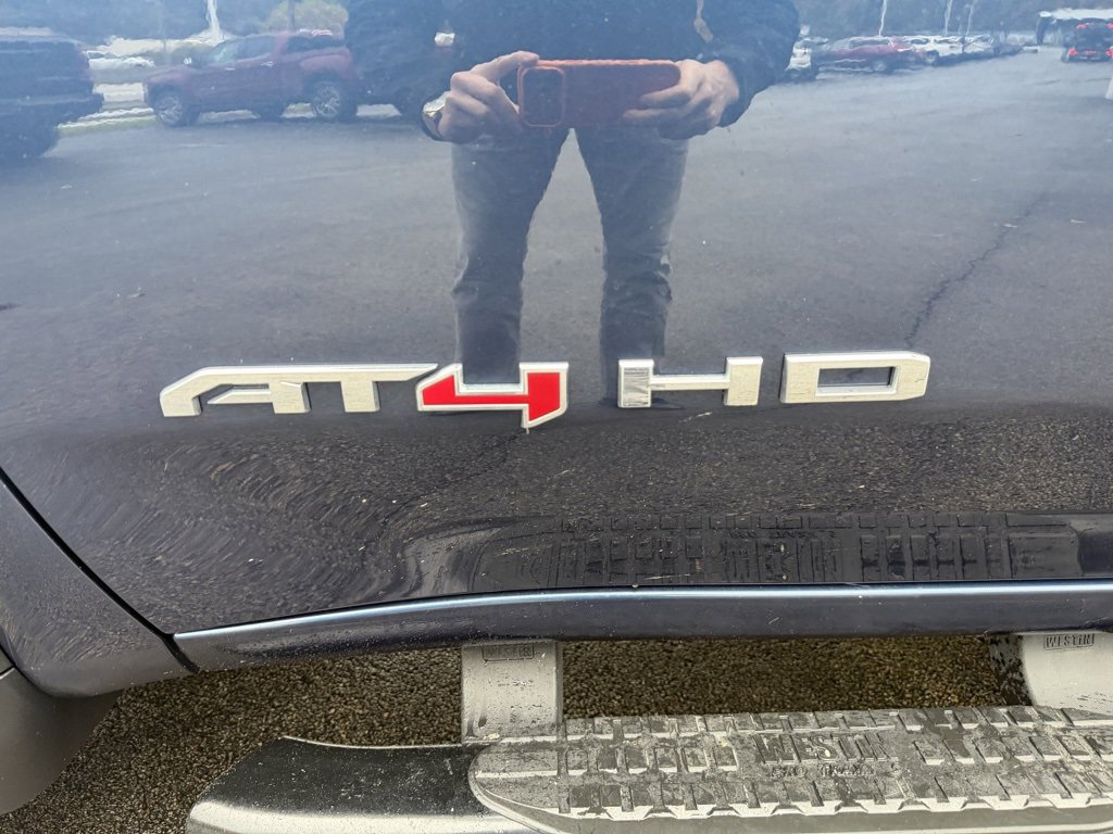 Used 2022 GMC Sierra 2500 AT4 w/ AT4 Preferred Package image 38