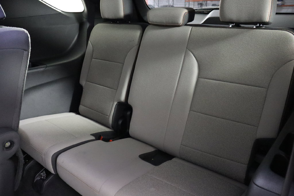 Used 2026 Chevrolet Traverse LT w/ Driver Confidence Package FWD image 17