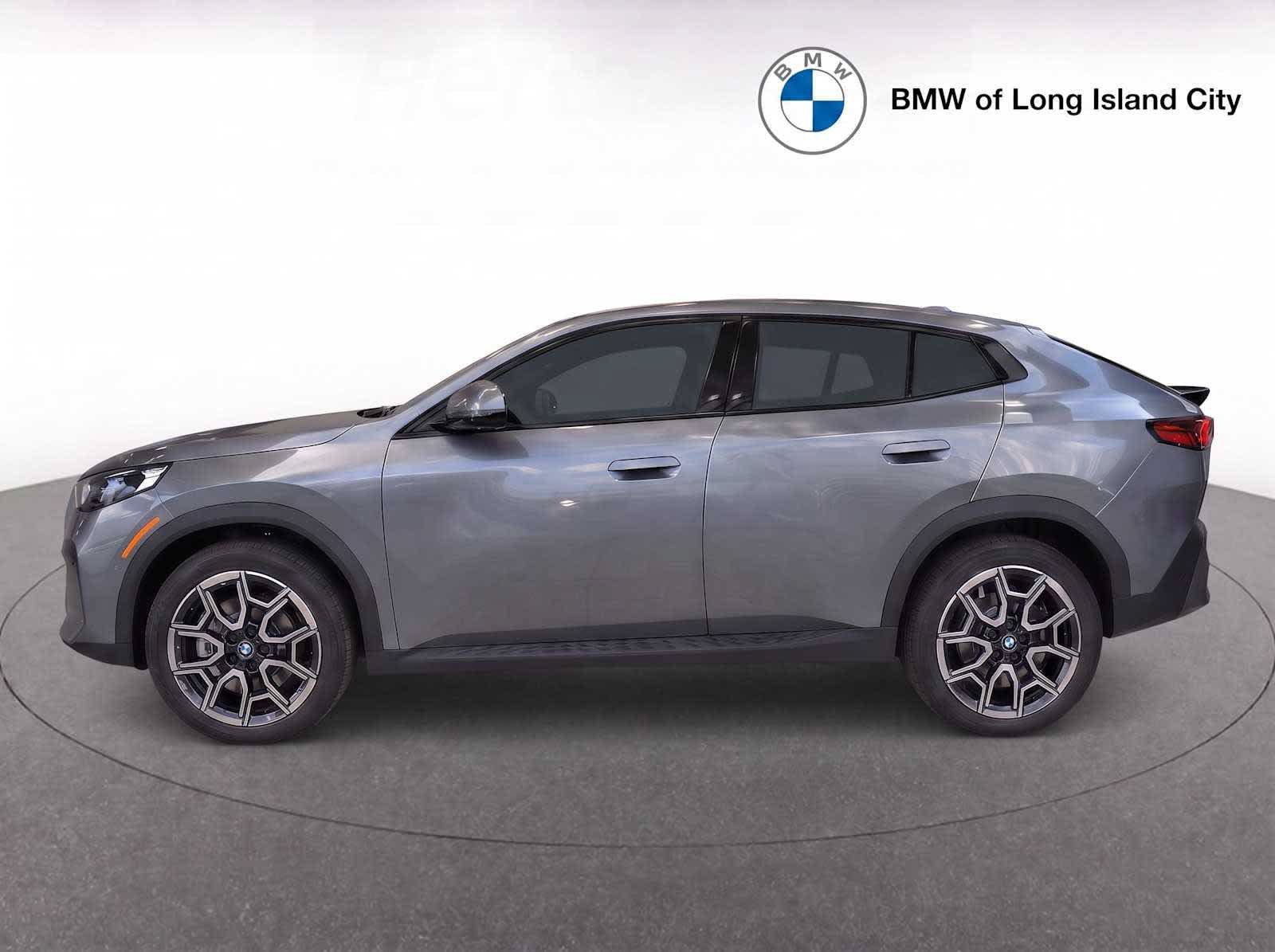 New 2026 BMW X2 xDrive28i w/ Technology Package AWD/4WD image 4