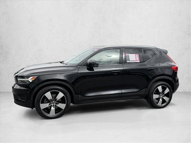 Used 2019 Volvo XC40 T5 Momentum image 4