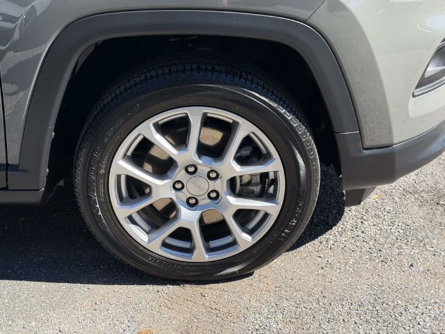 Certified 2023 Jeep Compass Latitude AWD/4WD image 10