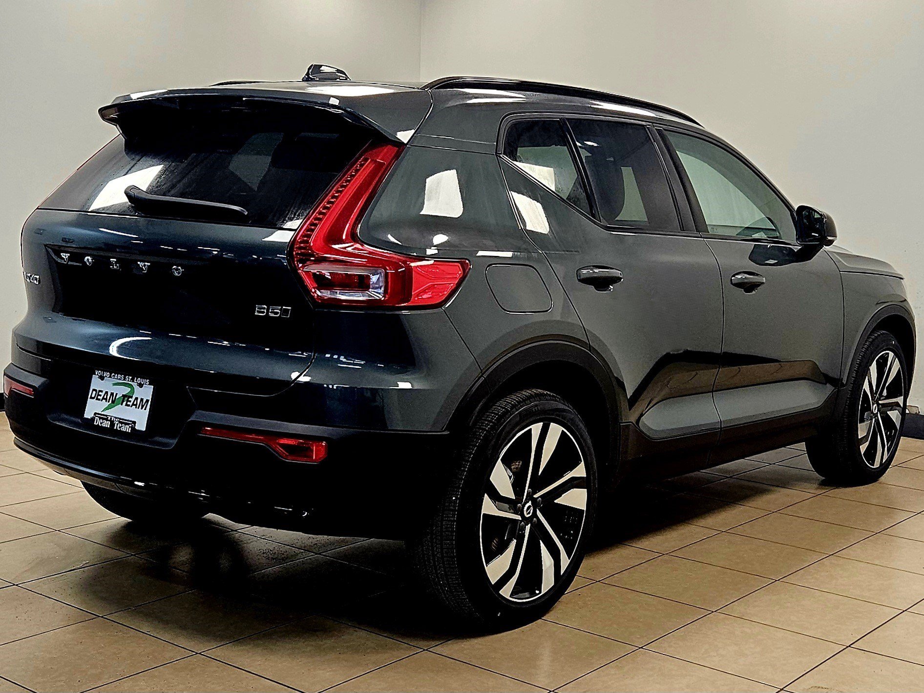 New 2026 Volvo XC40 B5 Ultra w/ Climate Package AWD/4WD image 5