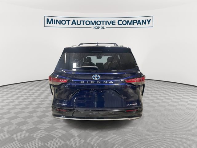 Used 2025 Toyota Sienna Platinum AWD/4WD image 7