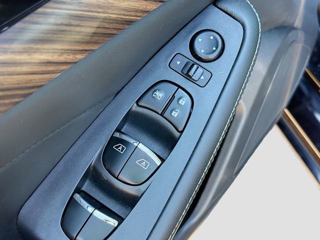 Used 2017 Nissan Maxima Platinum FWD image 18
